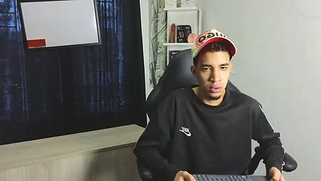 Latin Duo13 online show from February 13, 7:43 pm