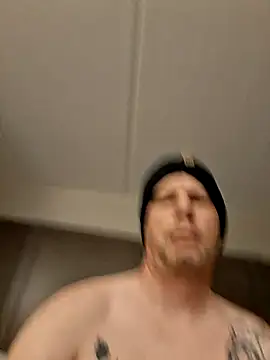 Snapshot of coupleinhotel chatting on November 7, 12:43 am coupleinhotel online show from November 7, 12:43 am