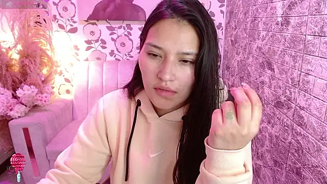 emmaa garciia online show from February 19, 3:24 am