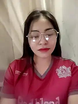 Snapshot of Bamboo-niee123 chatting on May 2, 1:43 am Bamboo-niee123 online show from May 2, 1:43 am