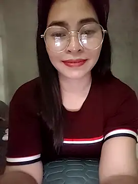 Snapshot of Bamboo-niee123 chatting on May 8, 6:24 pm Bamboo-niee123 online show from May 8, 6:24 pm