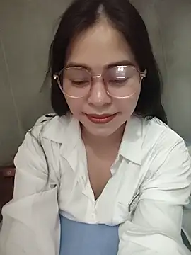 Snapshot of Bamboo-niee123 chatting on May 13, 3:42 pm Bamboo-niee123 online show from May 13, 3:42 pm