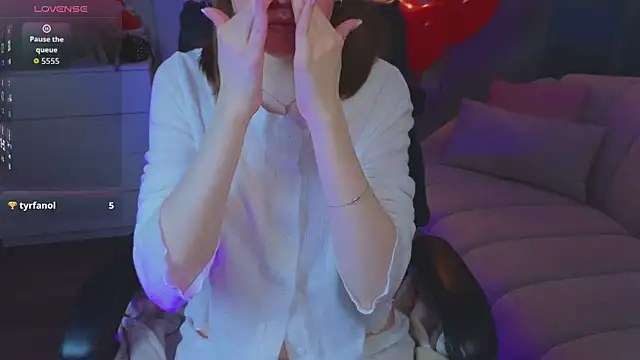 R I N A online show from March 28, 1:16 am