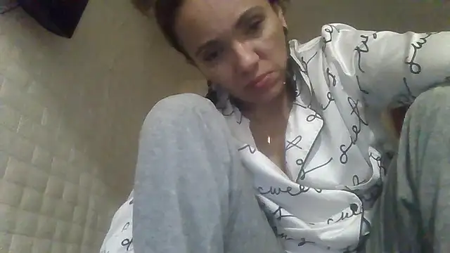 Snapshot of loveryvicky chatting on February 26, 6:45 am loveryvicky online show from February 26, 6:45 am