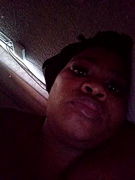 Snapshot of ThickLeeyanaXX chatting on February 4, 7:14 am ThickLeeyanaXX online show from February 4, 7:14 am