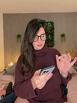 Snapshot of MysteryGirl__ chatting on February 9, 9:02 am MysteryGirl online show from February 9, 9:02 am