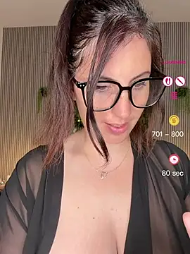 Snapshot of MysteryGirl__ chatting on May 12, 7:16 am MysteryGirl online show from May 12, 7:16 am