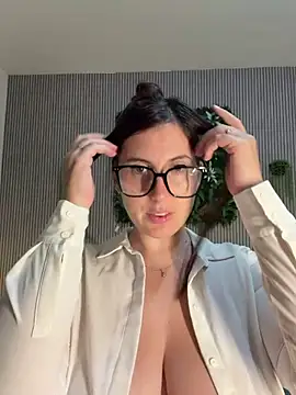 Snapshot of MysteryGirl__ chatting on May 21, 7:26 am MysteryGirl online show from May 21, 7:26 am