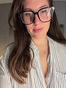 Snapshot of MysteryGirl__ chatting on June 9, 7:42 am MysteryGirl online show from June 9, 7:42 am