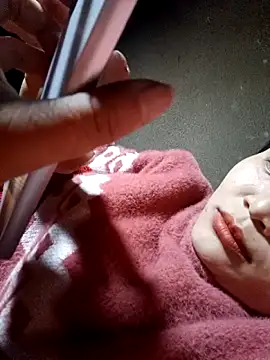 yoyo-mi online show from February 12, 3:45 am