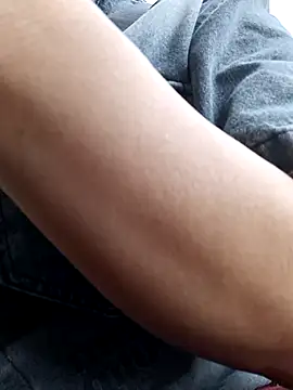 yoyo-mi online show from April 7, 3:29 am