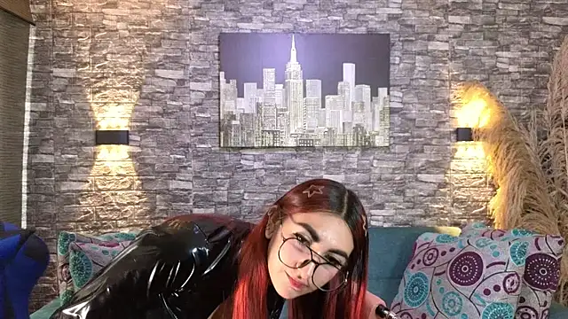 Snapshot of venusevanss chatting on October 28, 1:25 pm venusevanss online show from October 28, 1:25 pm