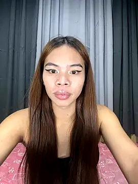 kierra fox online show from December 3, 4:05 pm