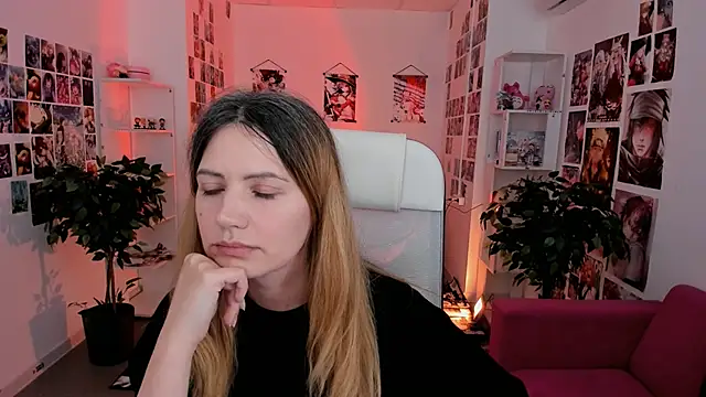 Snapshot of AleksaLaurent chatting on October 29, 8:49 am AleksaLaurent online show from October 29, 8:49 am