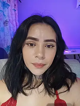 Snapshot of Sara-215 chatting on May 3, 5:46 am Sara-215 online show from May 3, 5:46 am