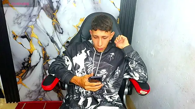 The latin boy online show from January 7, 4:15 am