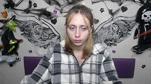 TracyLll online show from November 11, 1:44 pm