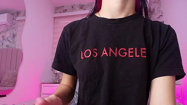 Snapshot of emma_trix chatting on April 6, 12:39 pm emma trix online show from April 6, 12:39 pm