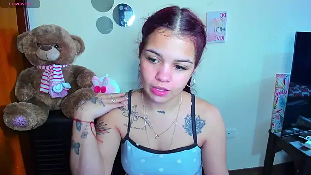 Emma boo online show from April 18, 2:43 pm