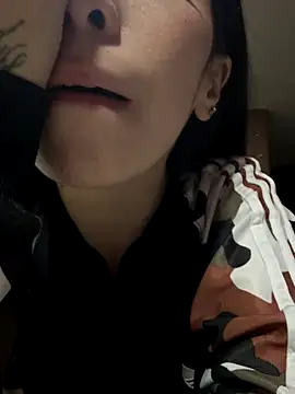 Moon And Sunn online show from December 4, 2:21 am