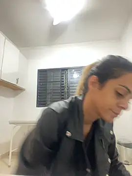 Snapshot of sabrinaneves chatting on June 12, 3:11 pm sabrinaneves online show from June 12, 3:11 pm