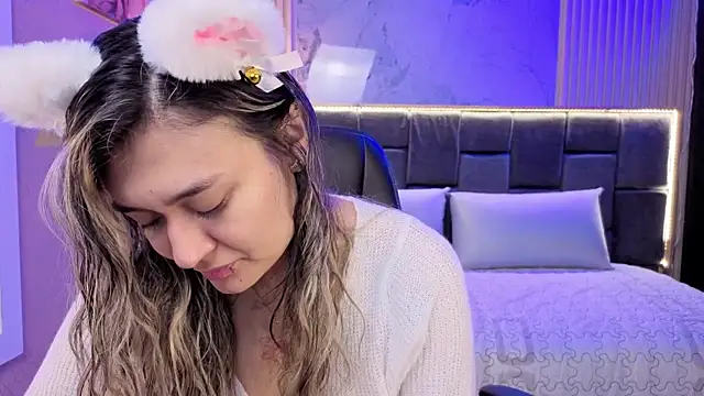 Im-Lola online show from November 12, 8:41 pm