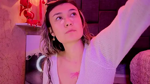 Im-Lola online show from March 6, 10:50 pm