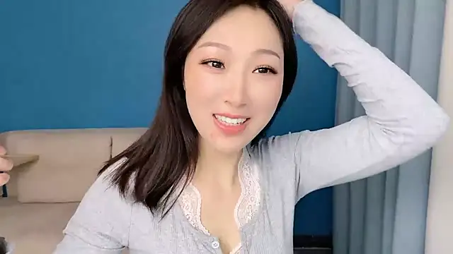 ella55-- online show from April 2, 1:03 am