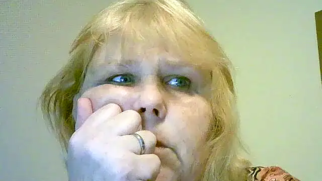 Snapshot of Sylviastar46 chatting on November 13, 5:01 pm Sylviastar46 online show from November 13, 5:01 pm