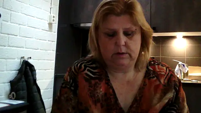 Sylviastar46 online show from March 11, 8:20 am