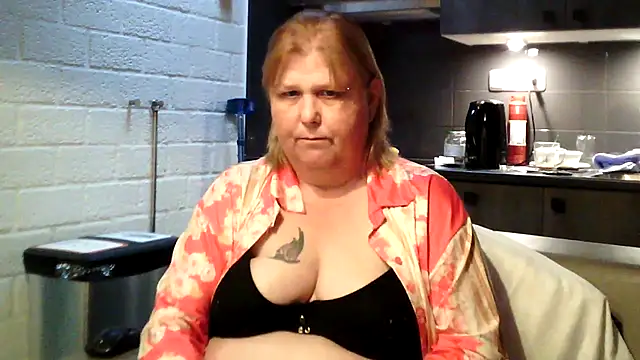 Snapshot of Sylviastar46 chatting on May 6, 4:34 pm Sylviastar46 online show from May 6, 4:34 pm