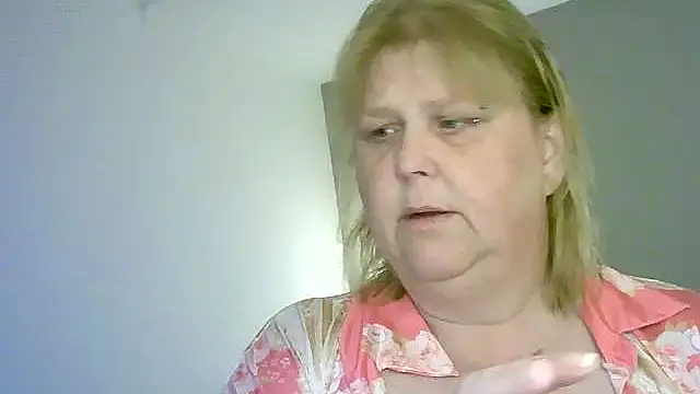 Snapshot of Sylviastar46 chatting on May 15, 4:58 pm Sylviastar46 online show from May 15, 4:58 pm