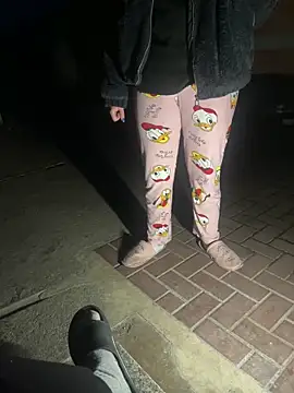 Teeny-Slut18 online show from May 6, 7:41 pm