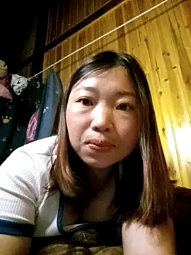 Snapshot of julybe chatting on May 3, 2:34 pm julybe online show from May 3, 2:34 pm