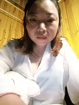 Snapshot of julybe chatting on May 25, 2:56 pm julybe online show from May 25, 2:56 pm