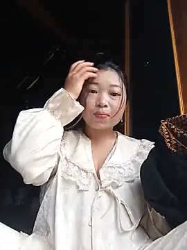 Snapshot of julybe chatting on June 9, 7:53 am julybe online show from June 9, 7:53 am