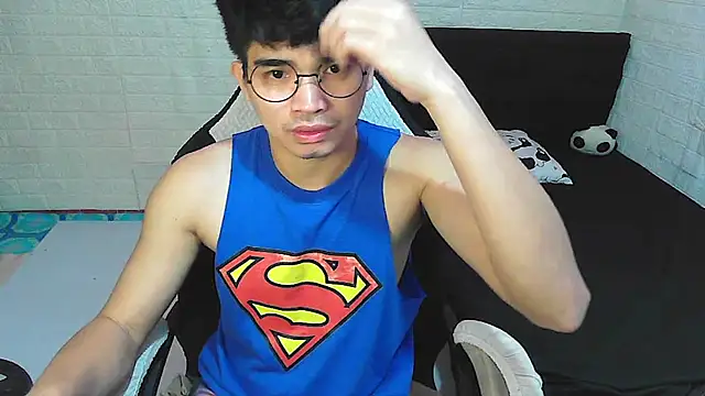 Snapshot of Asian_France_Angeloo chatting on November 3, 10:49 am Asian France Angeloo online show from November 3, 10:49 am