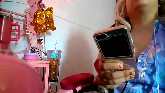 Snapshot of PrincessKDoll chatting on June 28, 1:17 pm PrincessKDoll online show from June 28, 1:17 pm