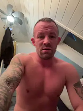 Snapshot of superbertok chatting on December 18, 5:35 am superbertok online show from December 18, 5:35 am