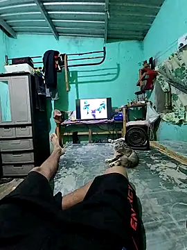 Snapshot of AntoniGM25 chatting on October 31, 1:06 am AntoniGM25 online show from October 31, 1:06 am