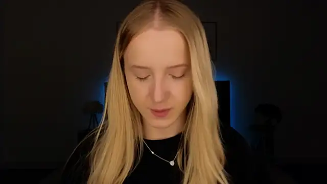Snapshot of adele_armass chatting on May 7, 8:47 pm adele armass online show from May 7, 8:47 pm