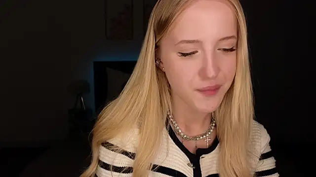 Snapshot of adele_armass chatting on July 1, 9:03 pm adele armass online show from July 1, 9:03 pm