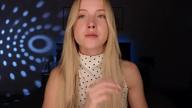 Snapshot of adele_armass chatting on July 30, 8:41 pm adele armass online show from July 30, 8:41 pm