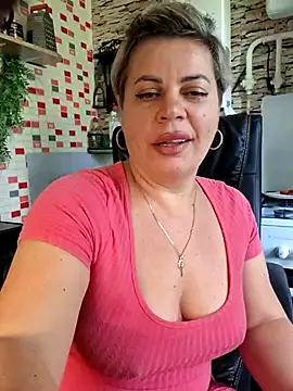 Snapshot of MilkySky chatting on May 24, 10:42 am MilkySky online show from May 24, 10:42 am