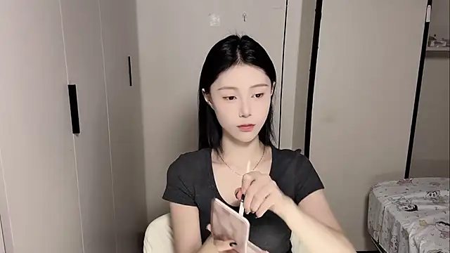 Snapshot of yuyu-33 chatting on May 22, 2:12 pm yuyu-33 online show from May 22, 2:12 pm