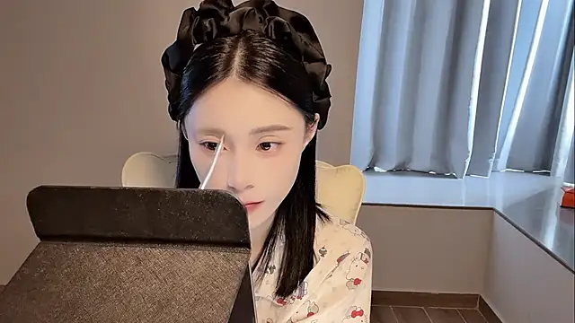 yuyu-33 online show from August 5, 1:52 am
