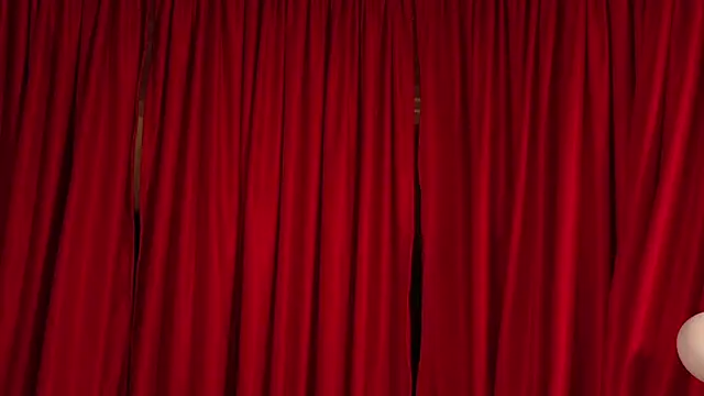 VictoriaNova  online show from April 5, 5:10 pm