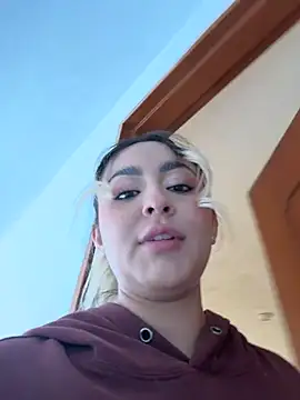 Elina Hills online show from March 24, 2:44 pm