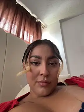 Snapshot of Elina_Hills chatting on May 6, 6:24 pm Elina Hills online show from May 6, 6:24 pm