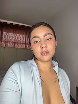 Snapshot of Elina_Hills chatting on May 26, 8:05 pm Elina Hills online show from May 26, 8:05 pm